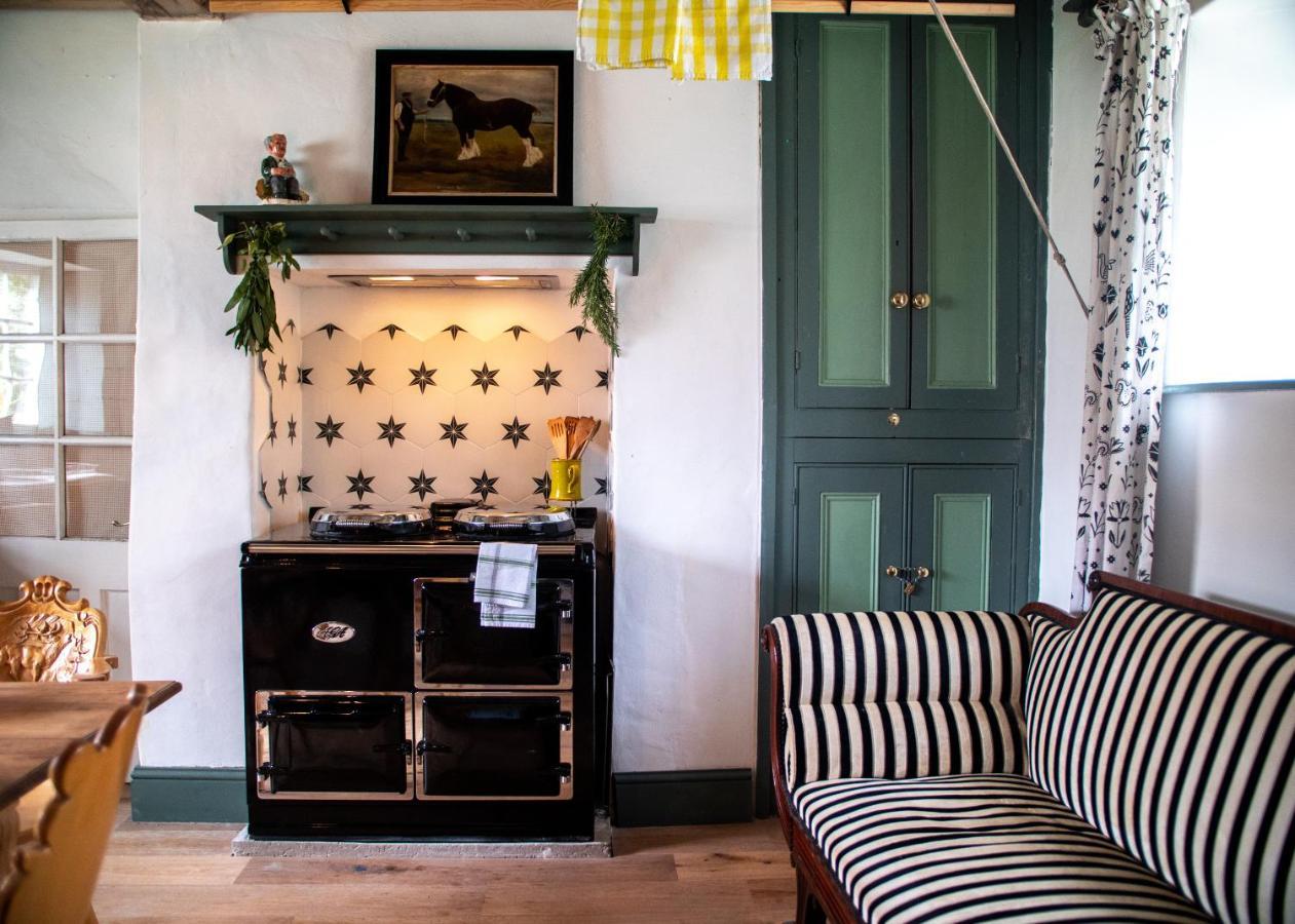 Country Cottage With Spa, Catering, Gardens, Nature Reserve Walks - Free Parking, Self Checkin Scunthorpe Buitenkant foto